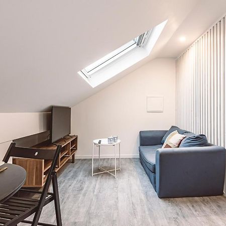 Le Coquet Logement Climatise Face A La Cathedrale - 3G Reims Bagian luar foto