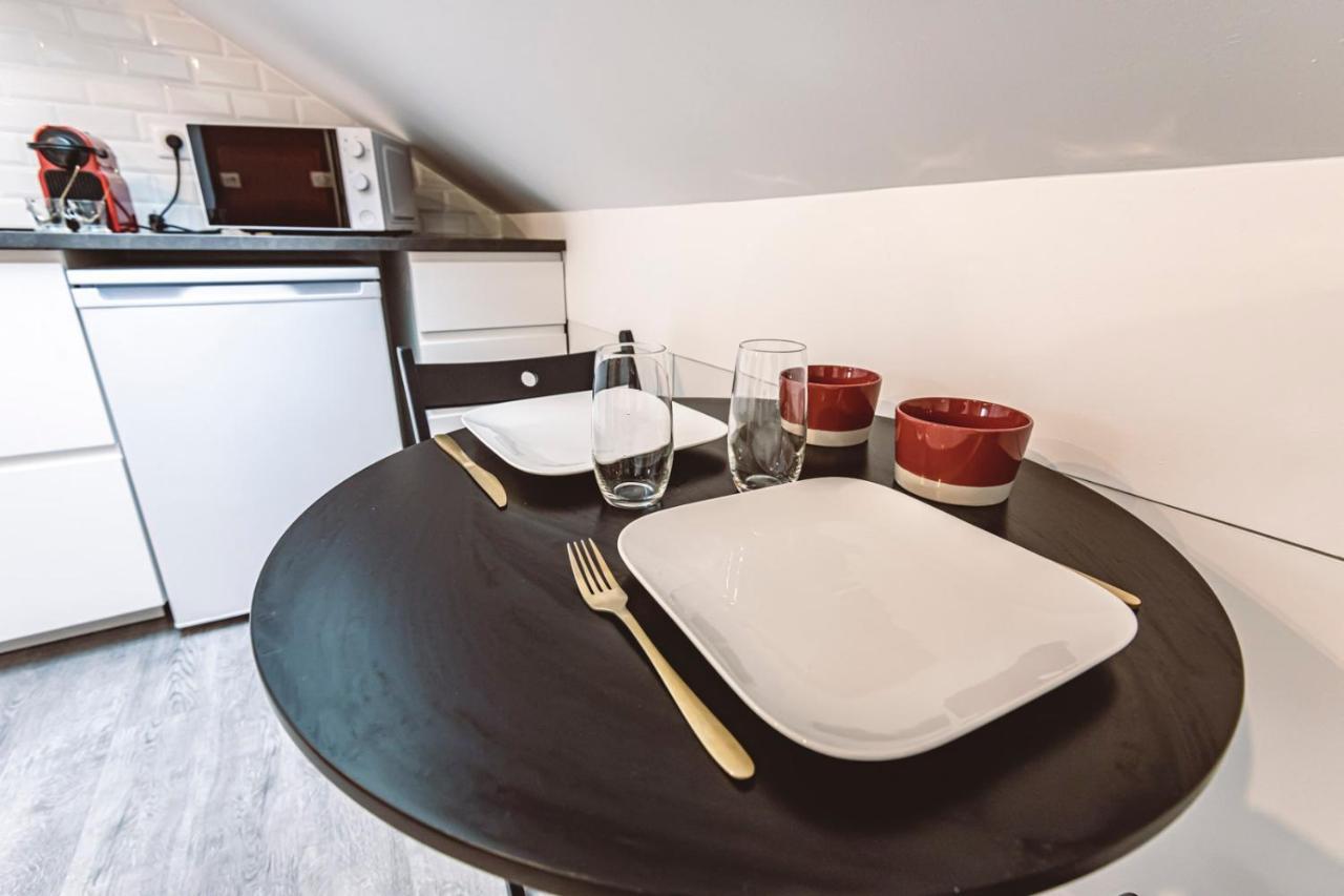 Le Coquet Logement Climatise Face A La Cathedrale - 3G Reims Bagian luar foto