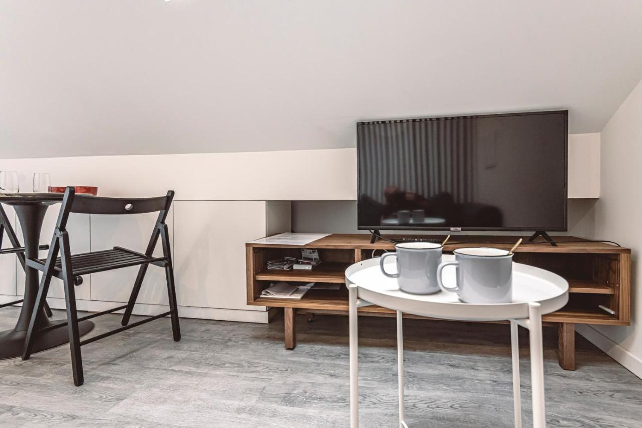 Le Coquet Logement Climatise Face A La Cathedrale - 3G Reims Bagian luar foto